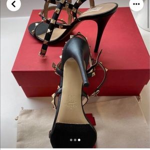 Valentino Garavani ROCKSTUD Sandals